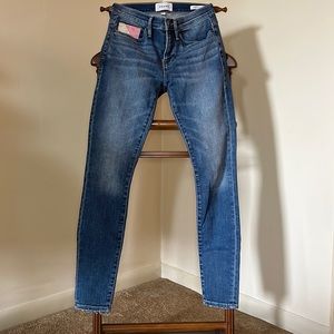 Frame Le Skinny de Jeanne NWOT
